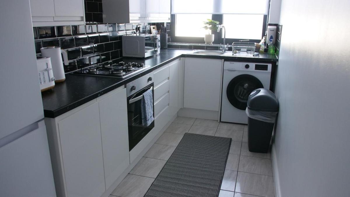 Stylish 4 Bd Ft Ldn Parking Londen