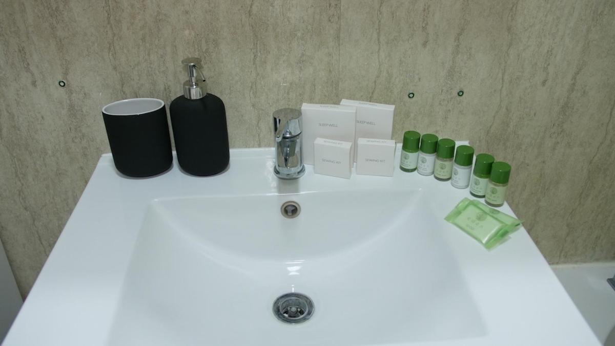 Stylish 4 Bd Ft Ldn Parking Appartement *