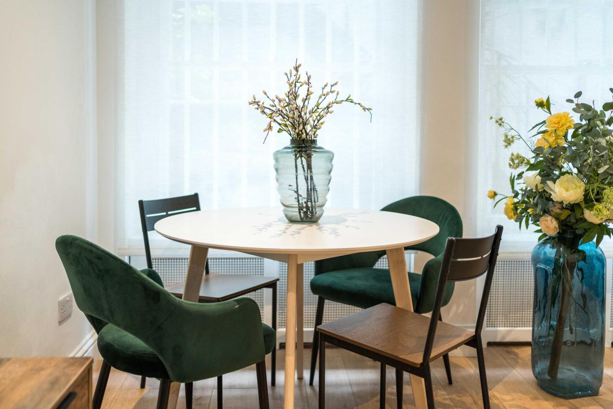 Leilighet One Bedroom And 2 Bed In South Kensington-very Lively Area