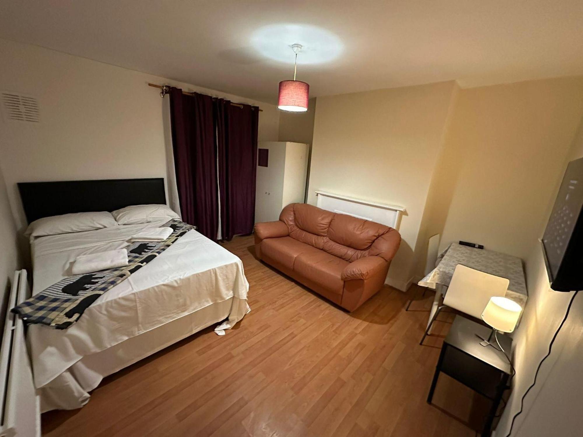 Spacious Flat - Sleeps 6 - Heart Of Leilighet London