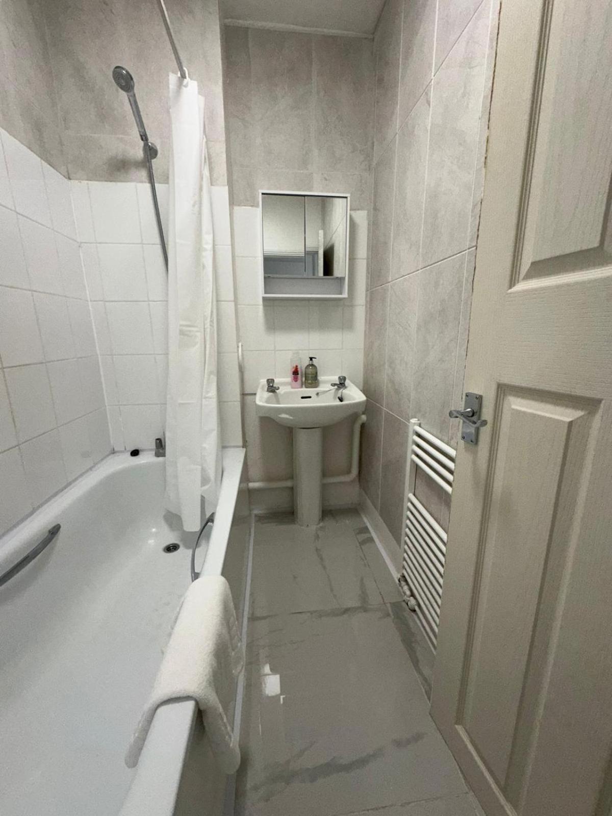 Ground Floor One Bedroom Flat Miles Appartement