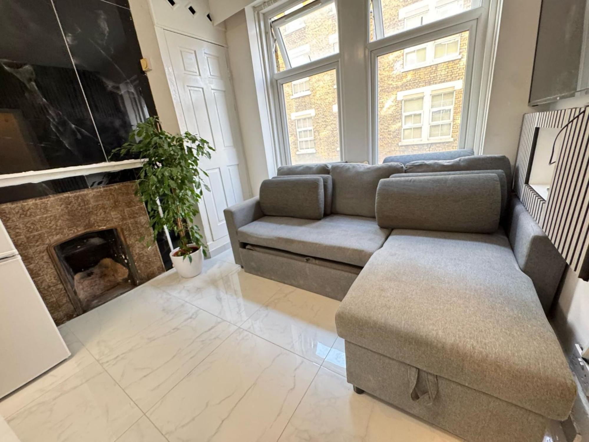Appartement 2 Bedroom Flat On First Floor *