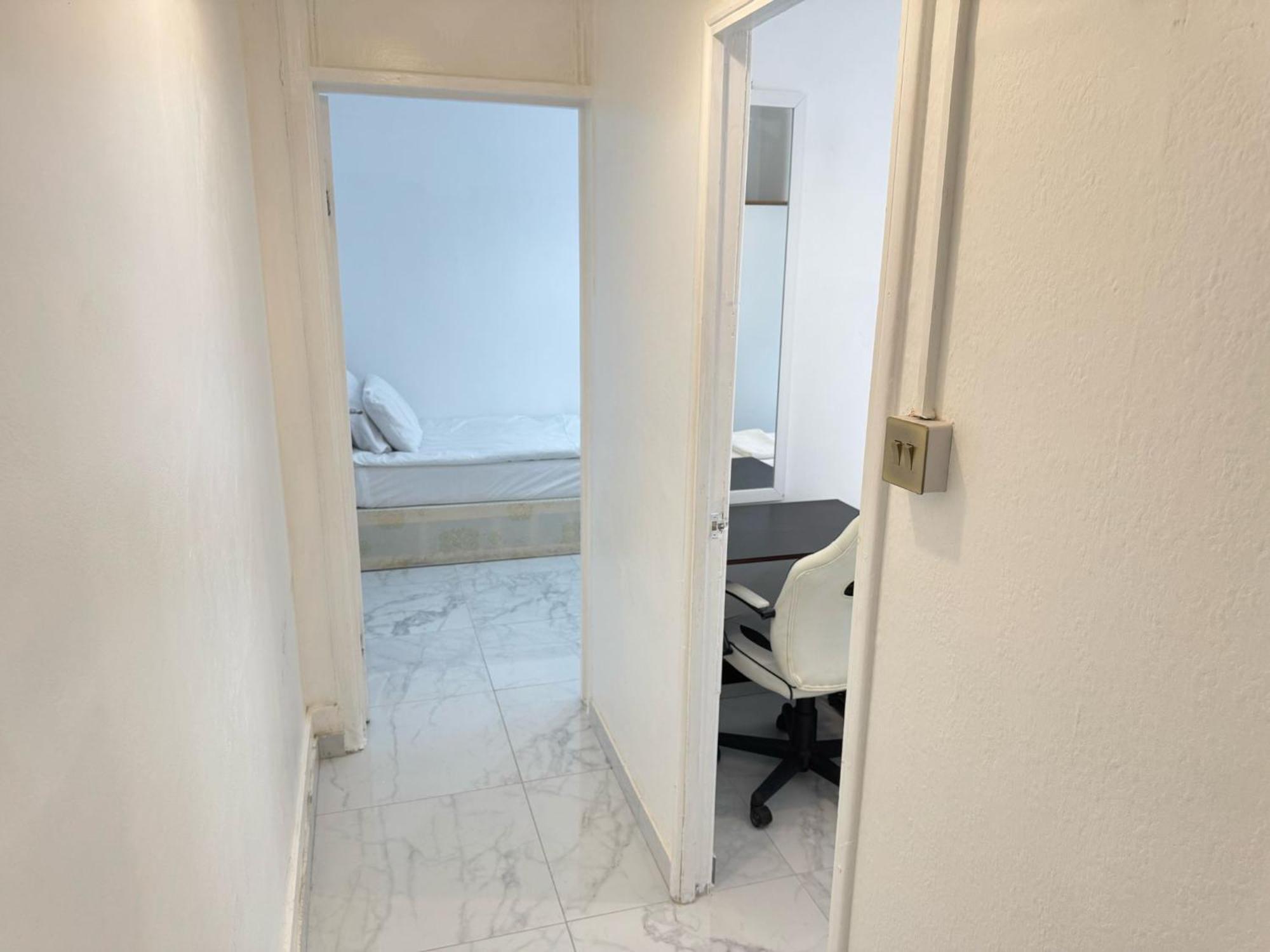 2 Bedroom Flat On First Floor Londres