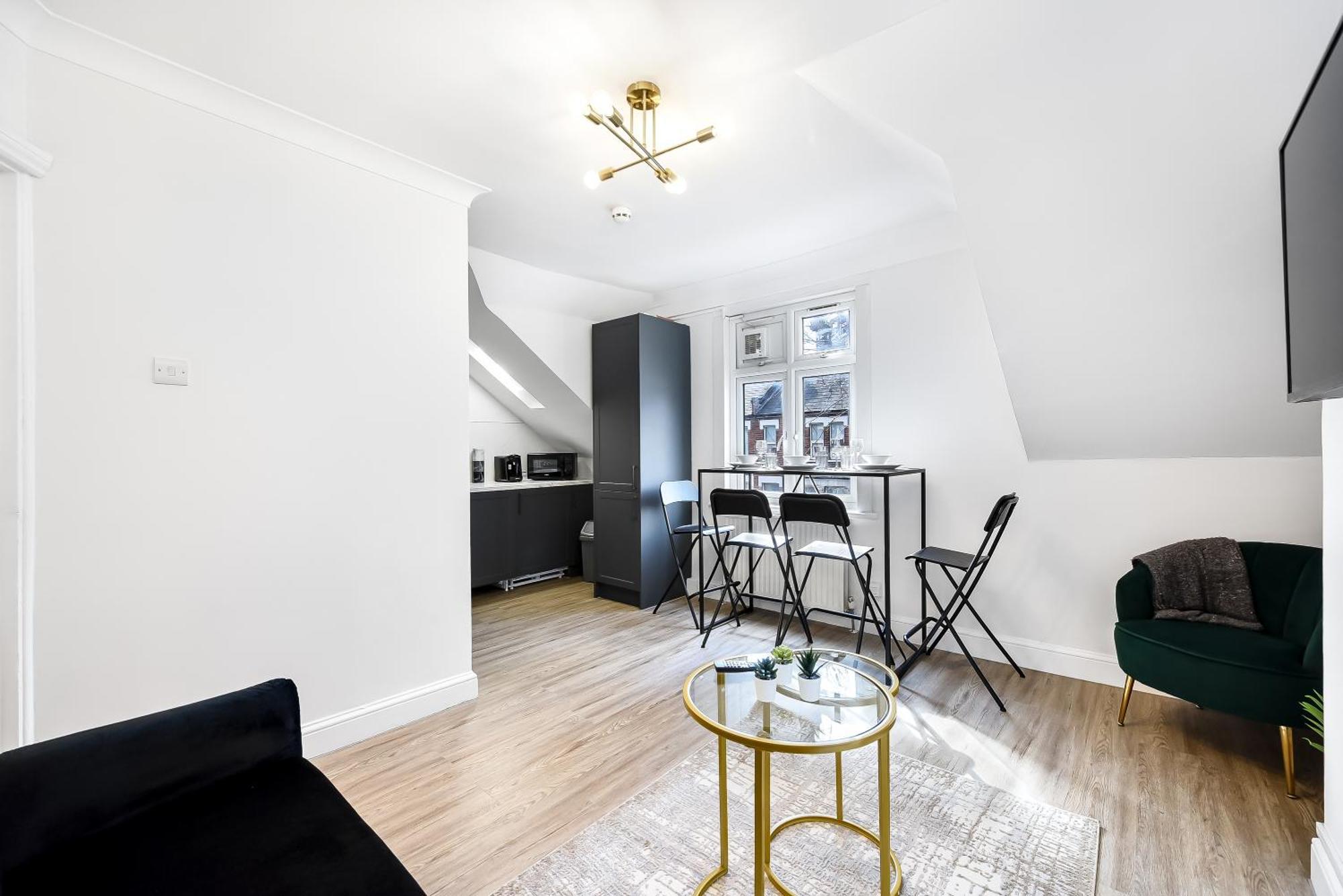 Spacious 2bed In Hampstead Close To Transport Apartment