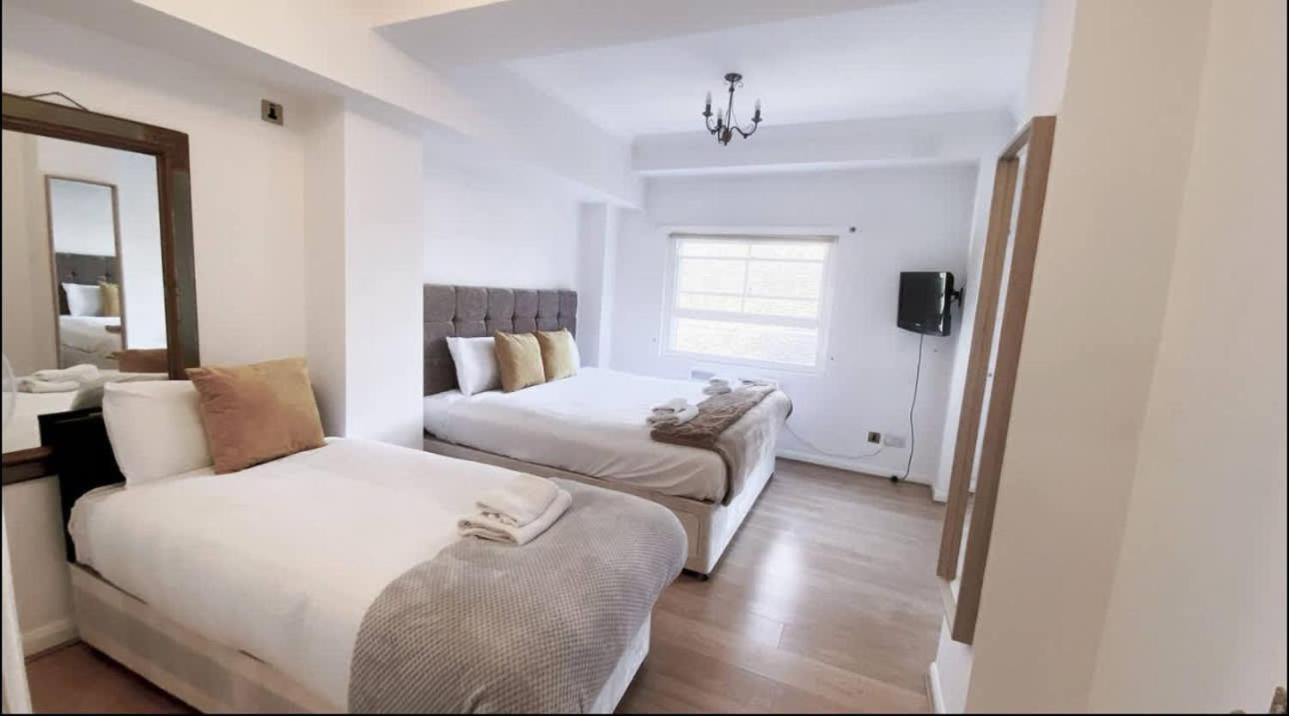 Luxury Two Bed Chelsea Retreat * London