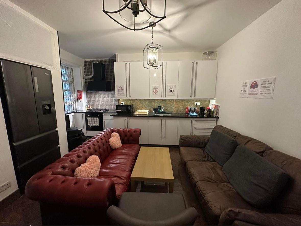 Spacious En Room, Opposite Of Tube Station, 5 Minutes From Oxford Street Gasthof