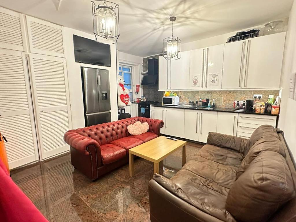 Spacious En Room, Opposite Of Tube Station, 5 Minutes From Oxford Street Gasthof