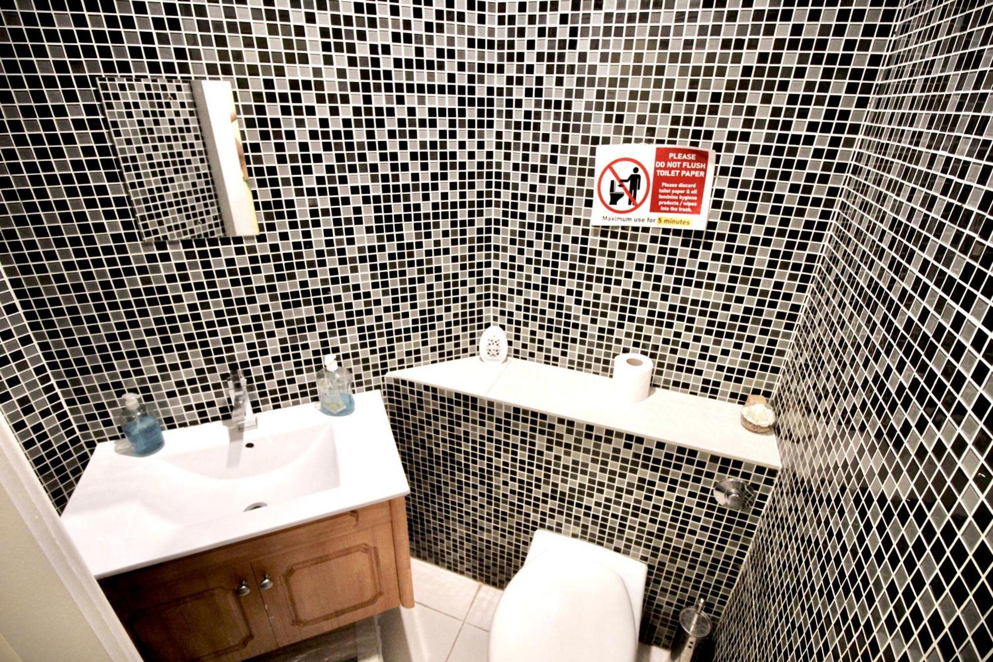 Spacious En Room, Opposite Of Tube Station, 5 Minutes From Oxford Street Gasthof London