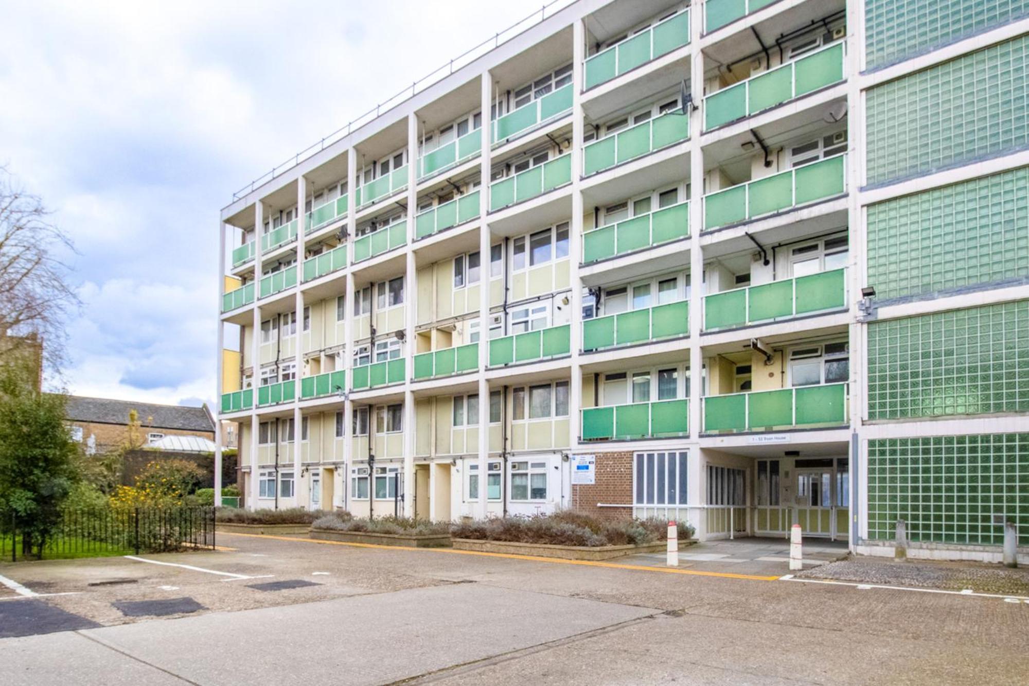 2br Flat King Bed 4 Min To Dlr Easy Access Apartment