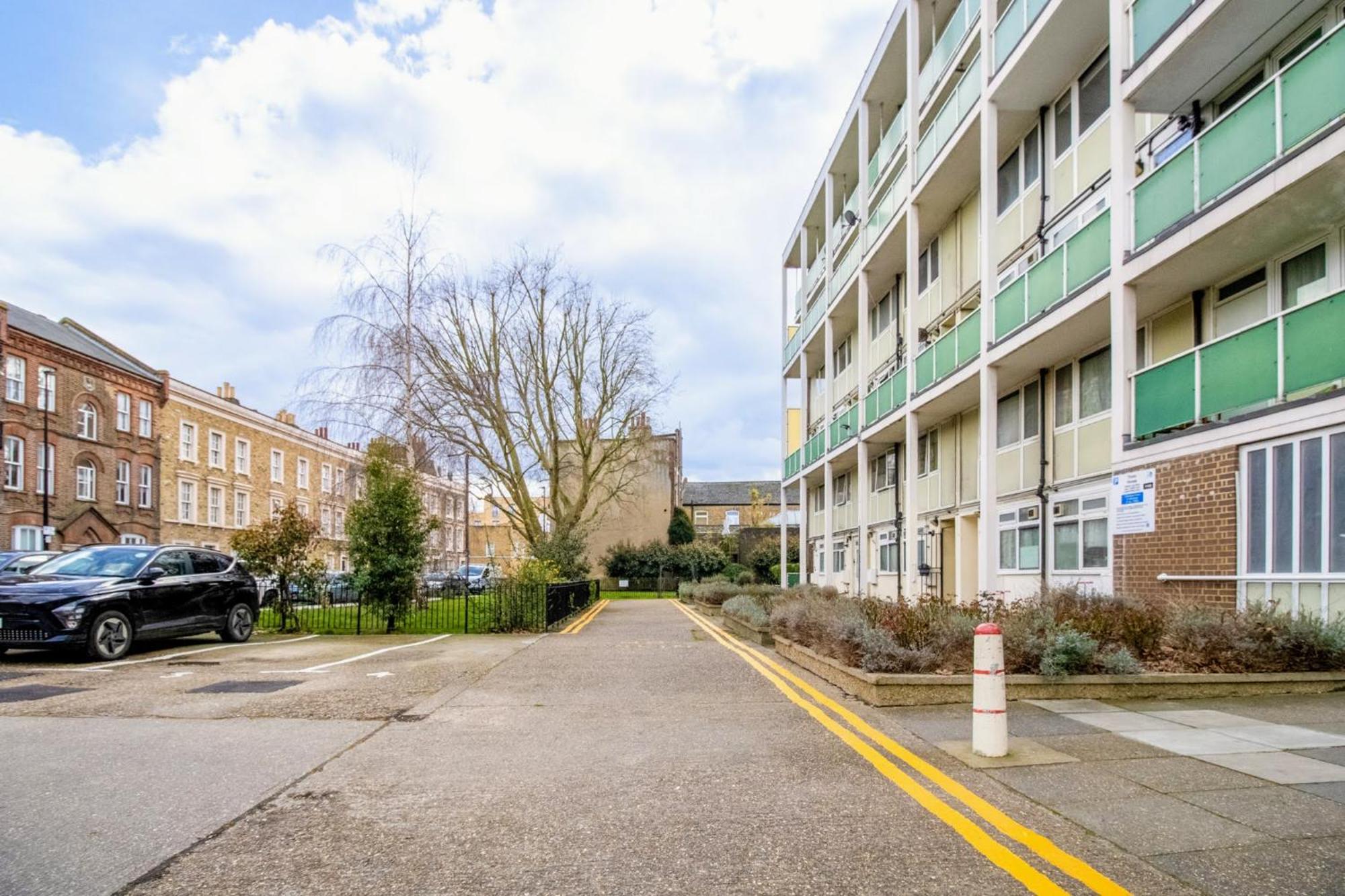 Apartment 2br Flat King Bed 4 Min To Dlr Easy Access *