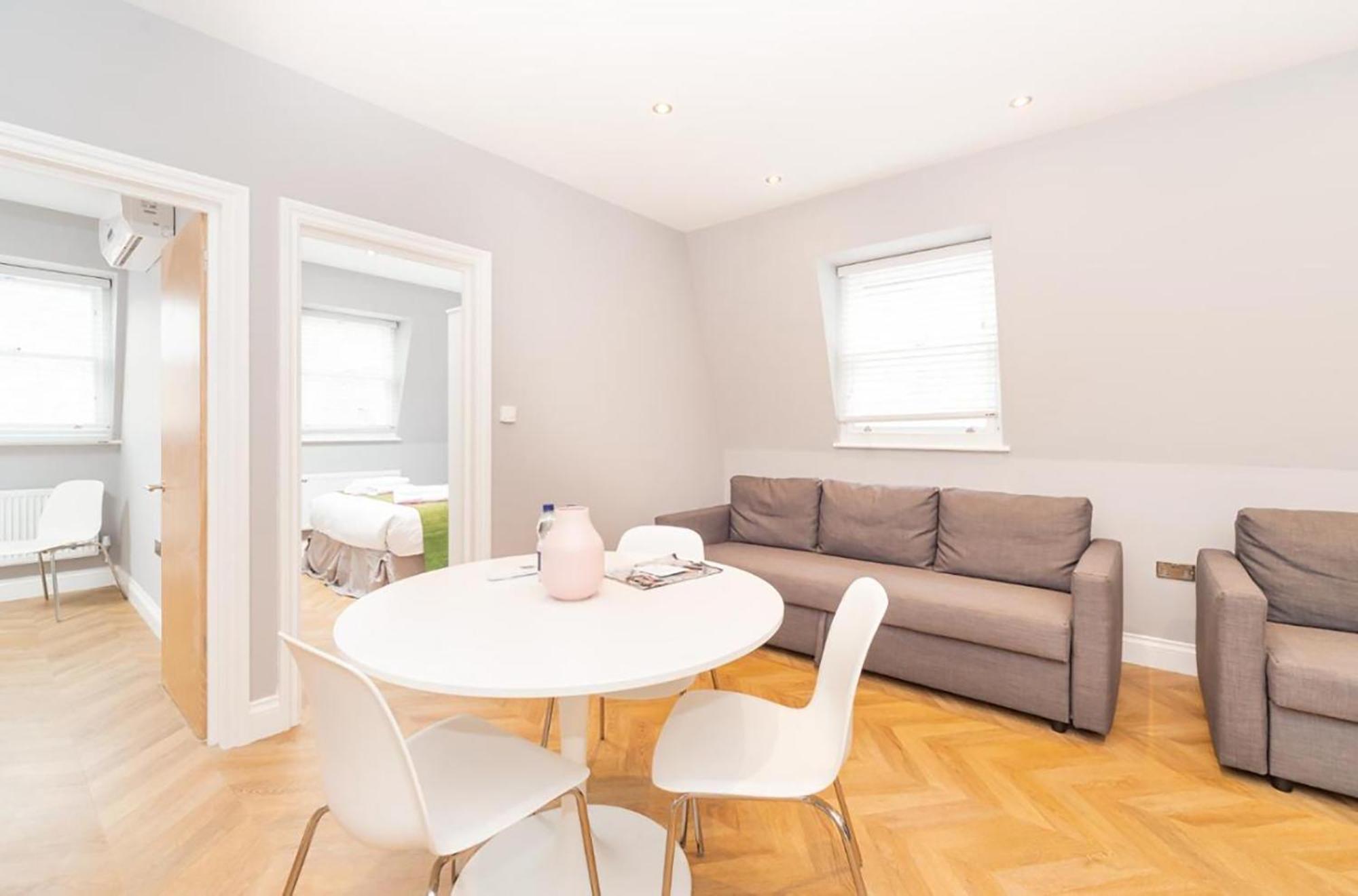 Modern Two-bedroom In Paddington Londen