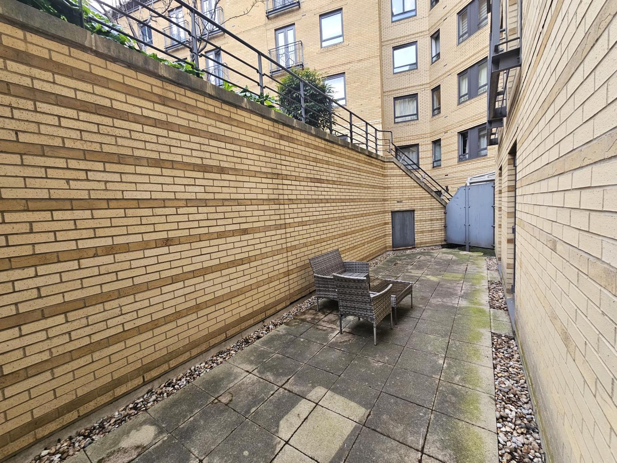 Appartement Luxury 3-bed With Private Garden En-suites & Underground Parking Prime Nw6 Location Londen