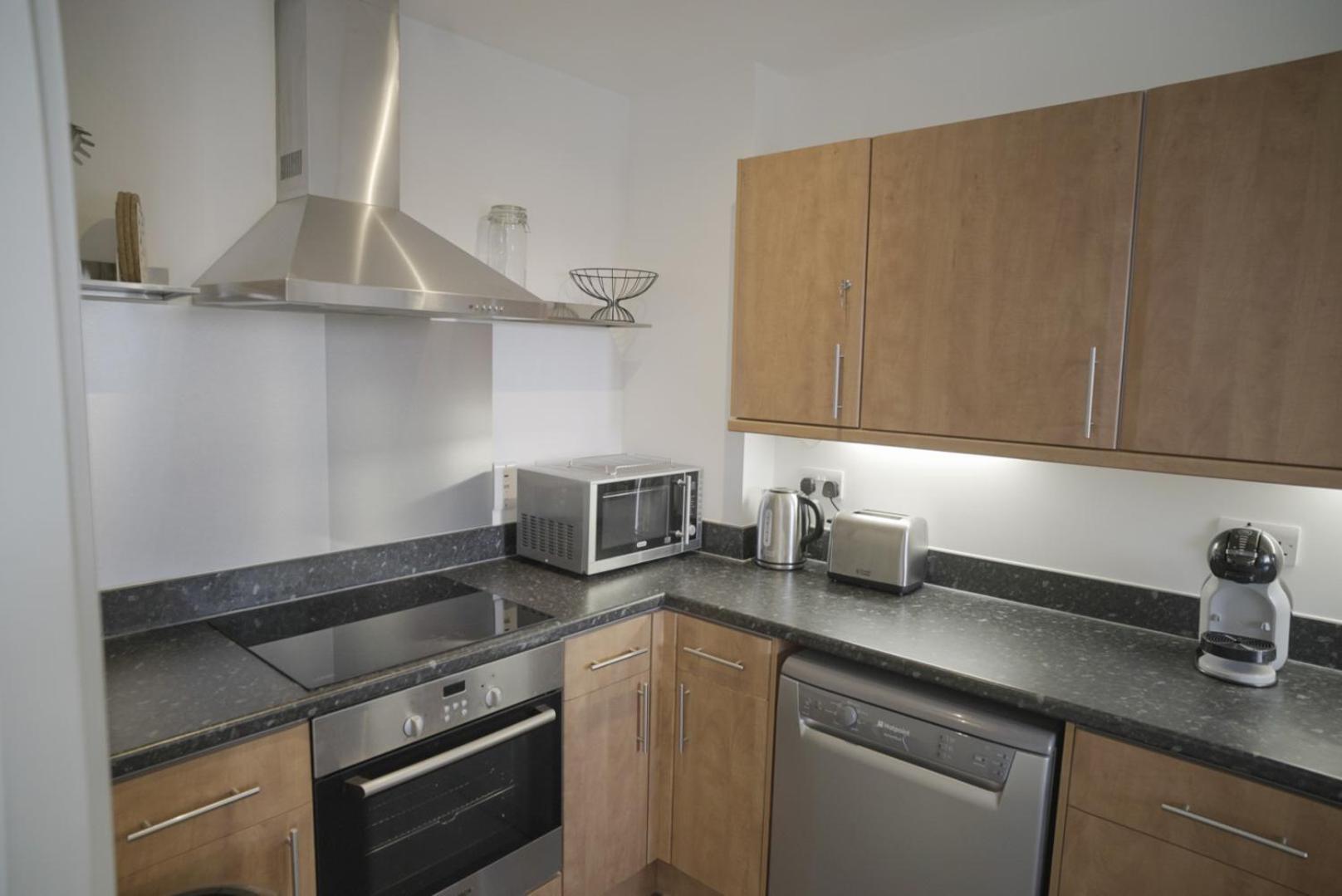 Stylish & Spacious 2-bed In Hale Village - Perfect For Your Stay! Lejlighed London