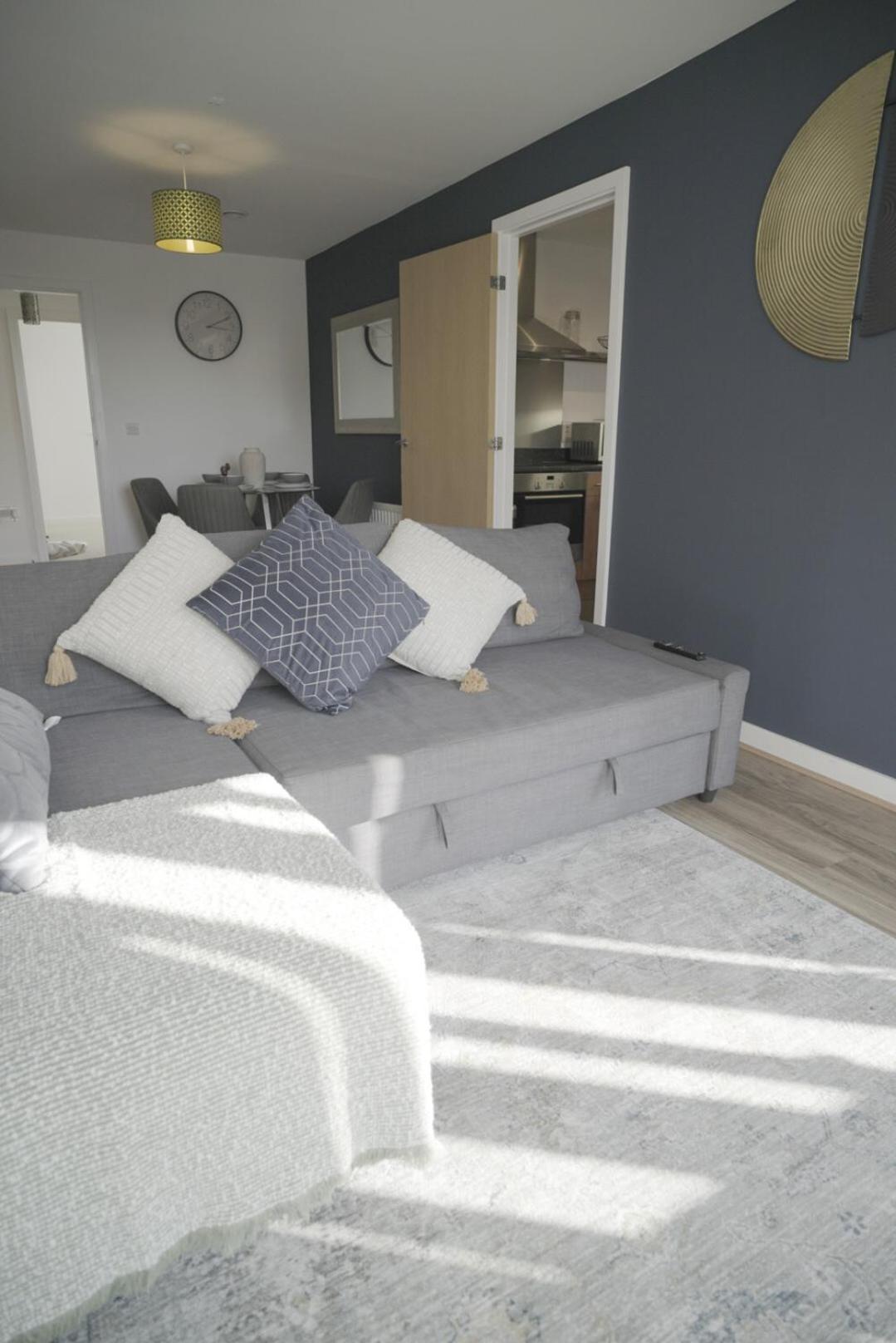 Lejlighed Stylish & Spacious 2-bed In Hale Village - Perfect For Your Stay! London