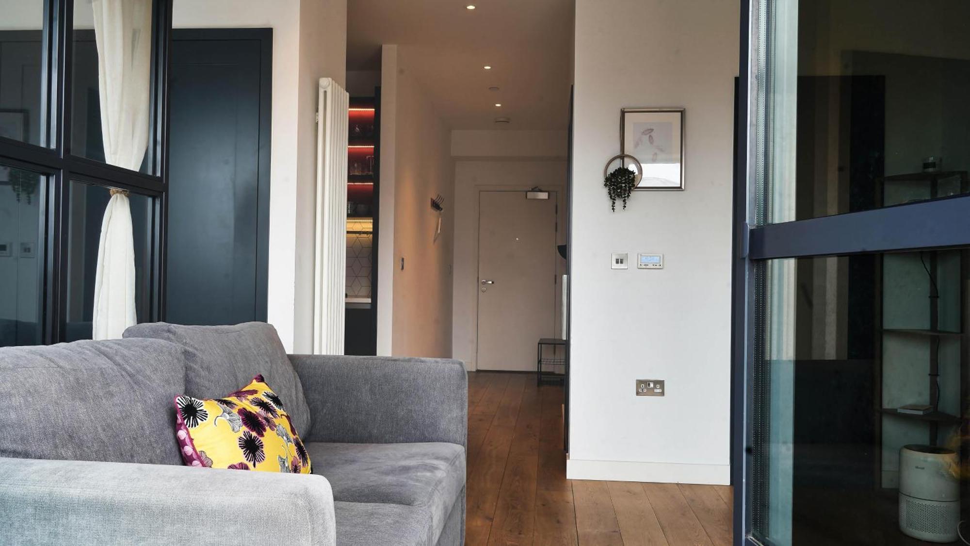 Island 1 Bedroom Luxury Apartments, Private Balcony Apartment