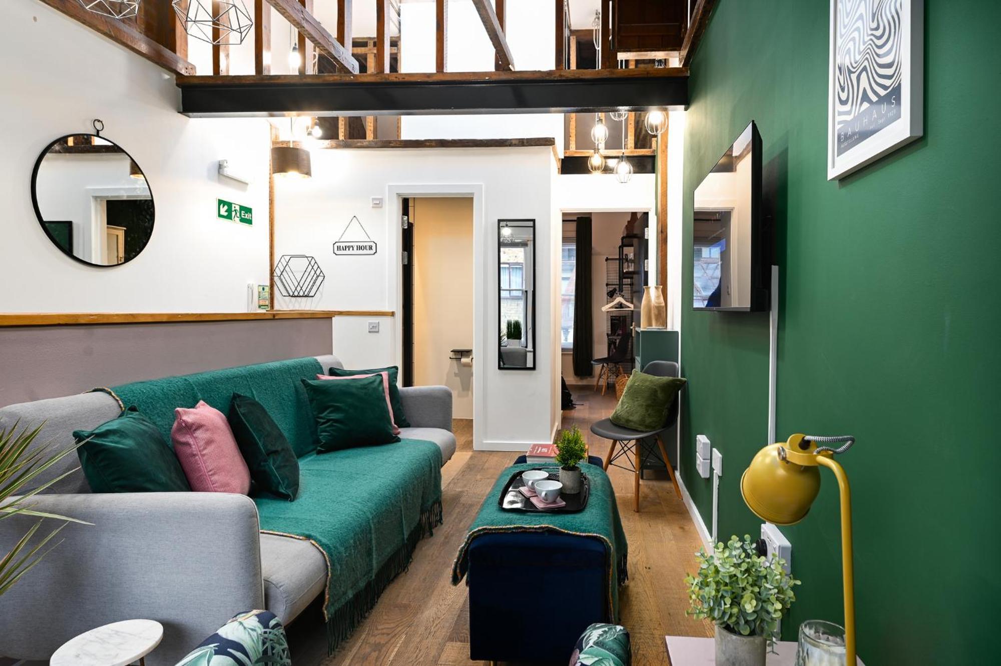 1br Sleeps 4, Georgian Townhouse, Near Liverpool Street, Super London, Beautifully Designed *