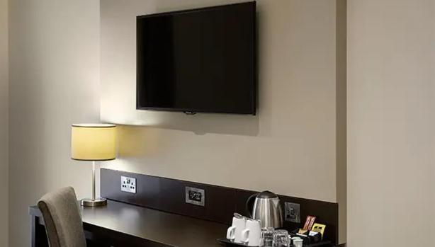 En-suite Near Woolwich Elizabeth Metro Line Hotel *