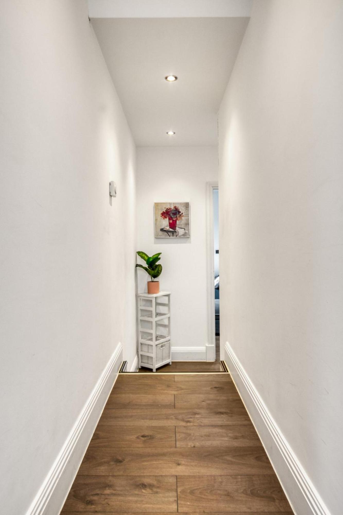 Bright & Glamorous 1br 1ba Private Balcony Londen