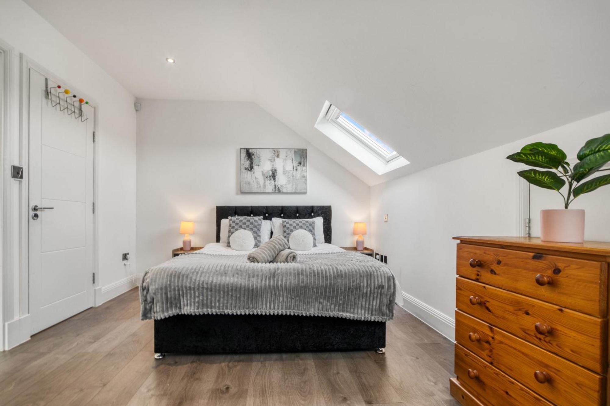 Bright & Glamorous 1br 1ba Private Balcony * Londen