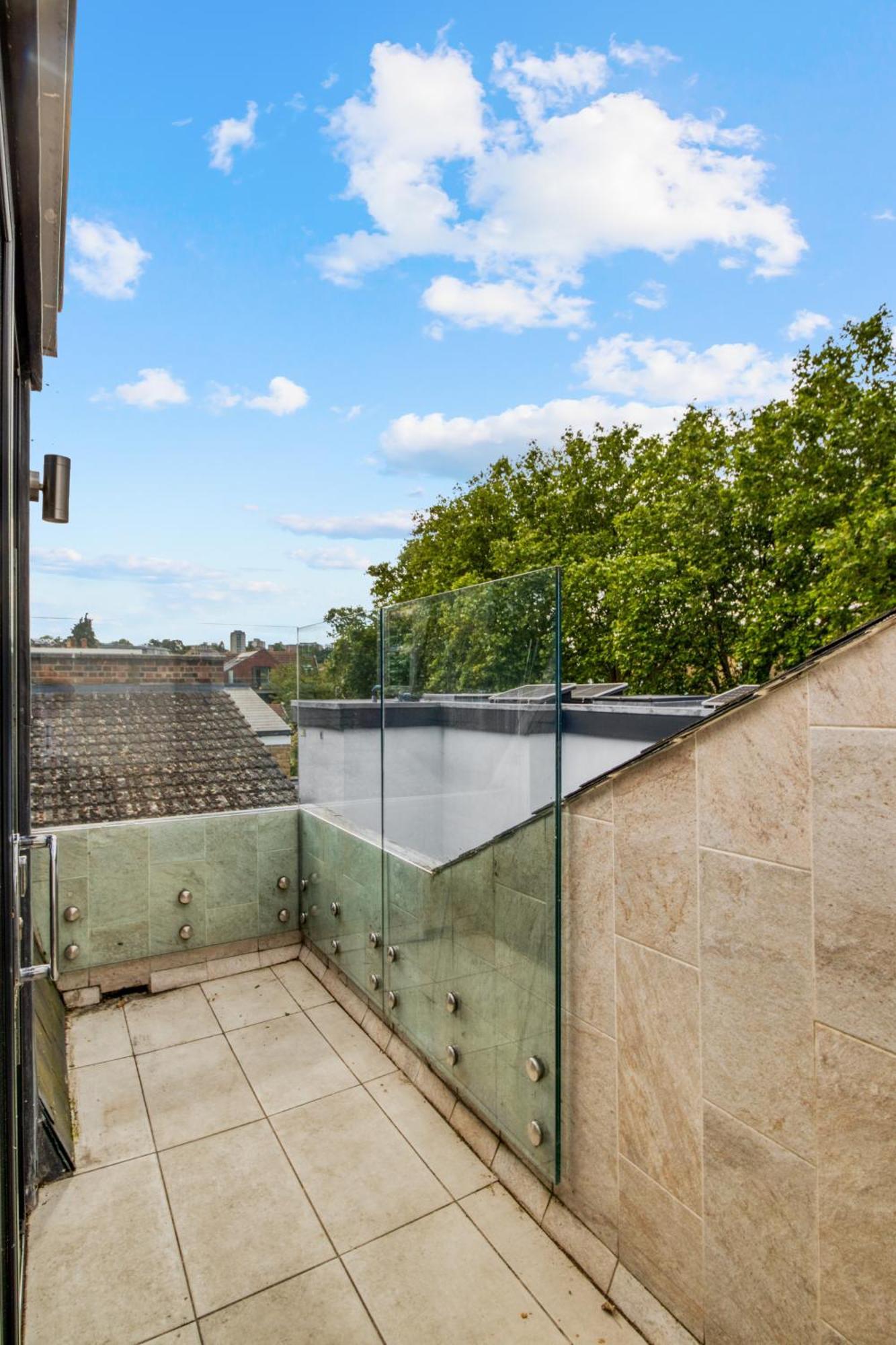 Bright & Glamorous 1br 1ba Private Balcony Londen