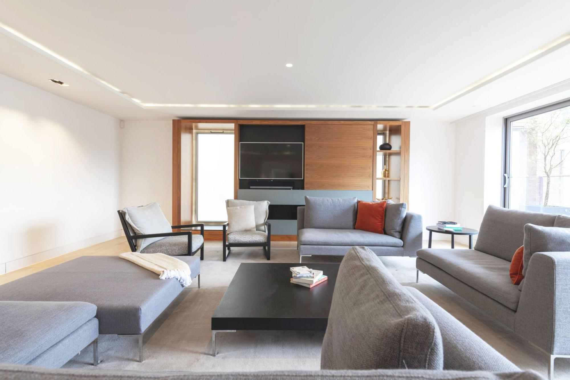 Lägenhet Spacious & Elegant In Southbank Near Eye *
