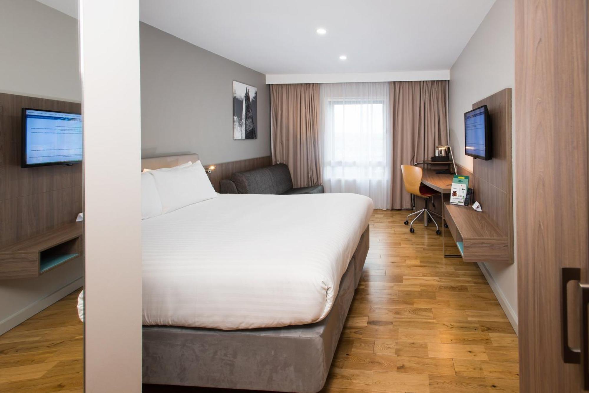 West By Ihg Hotel London