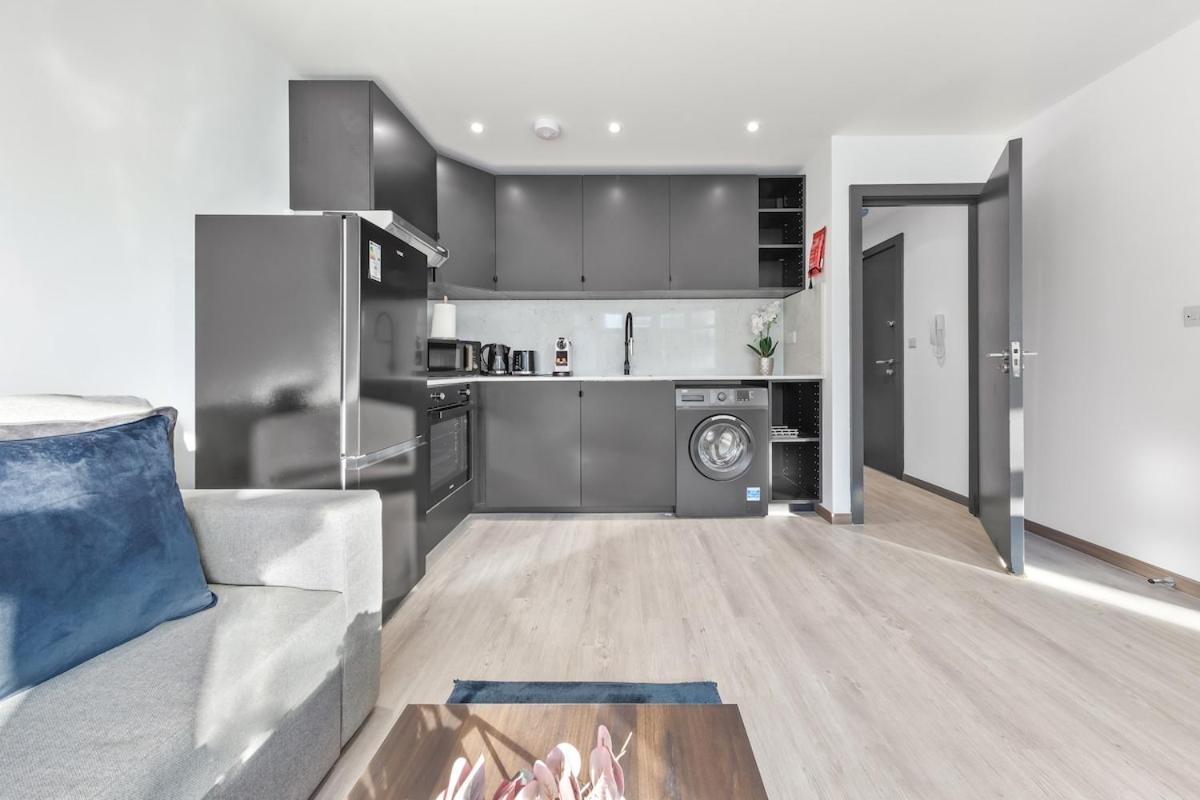 Appartement Modern 1 Bed Flat - Near Station - *