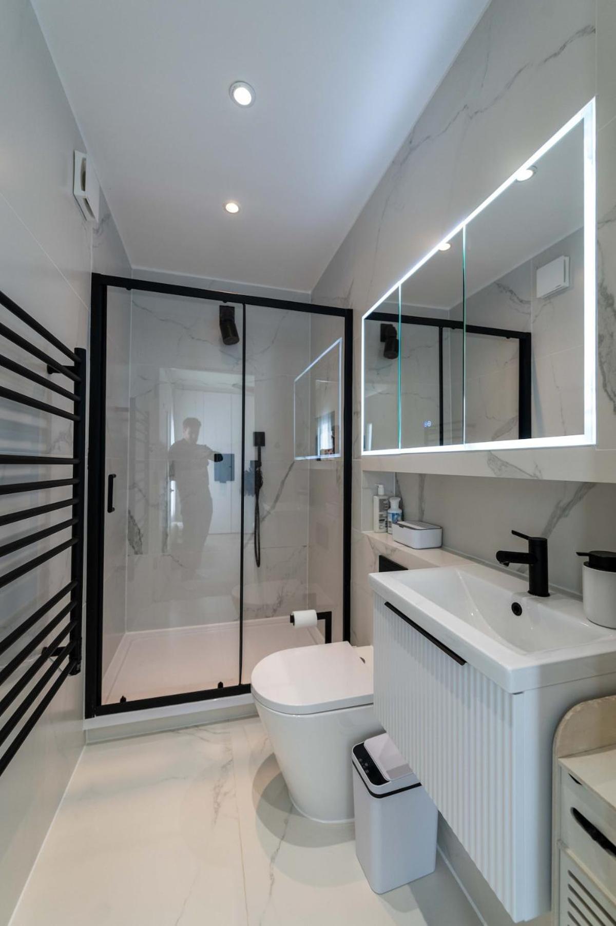 Cosy 2-bedroom 2 Bathroom Flat With Free Parking * Londra
