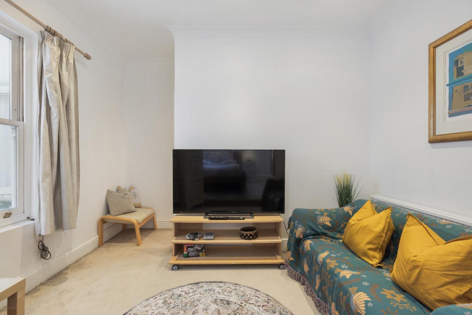Apartment St Stephens Gardens