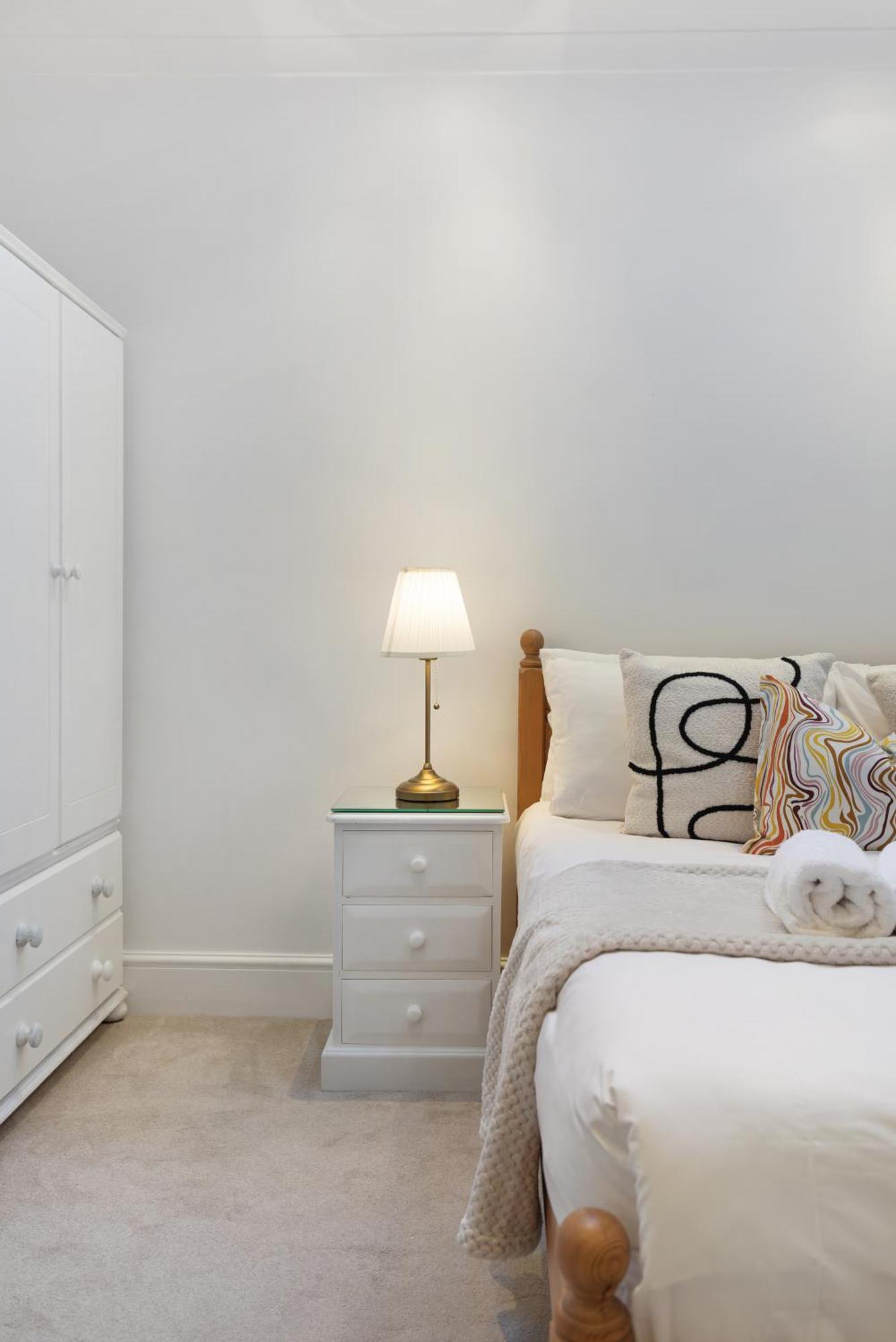 St Stephens Gardens Apartment
