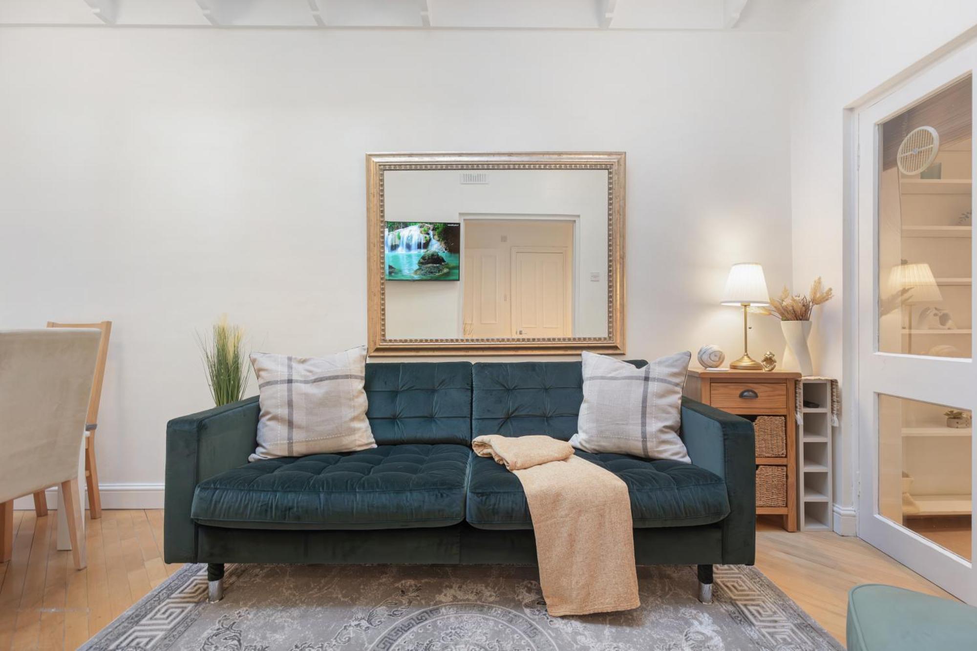 St Stephens Gardens Apartment