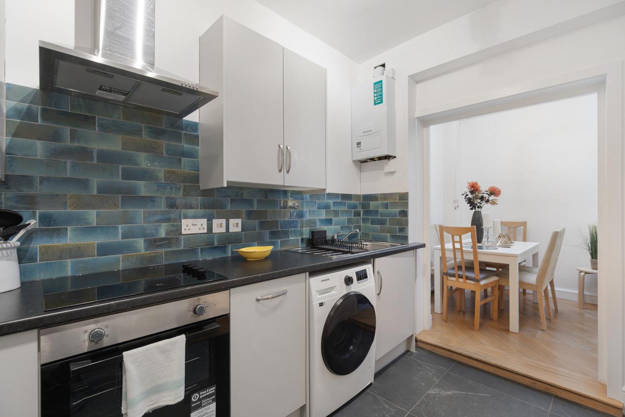 St Stephens Gardens Apartment *