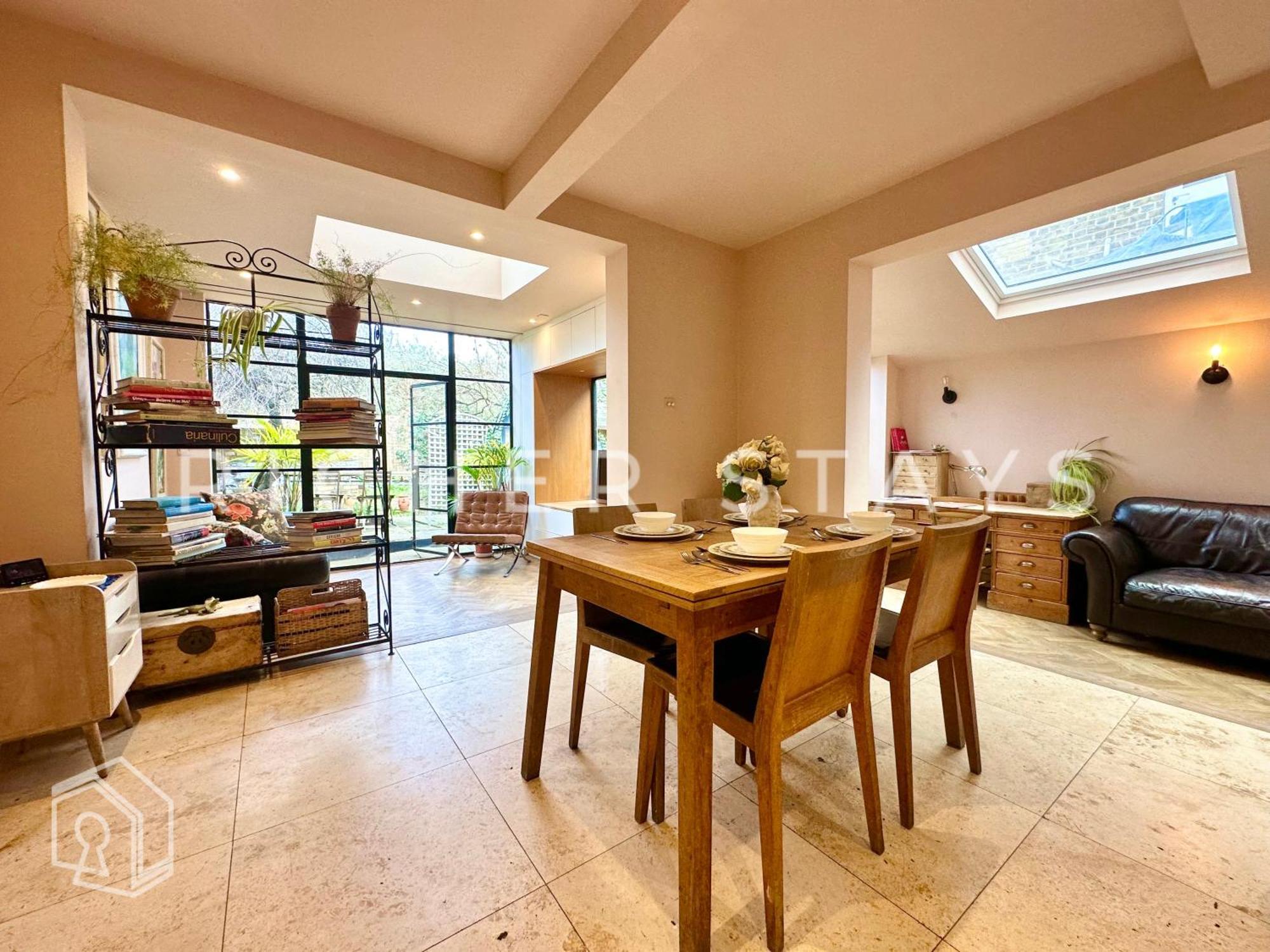 Bohemian Notting Hill Flat, Garden & Amenities Appartement