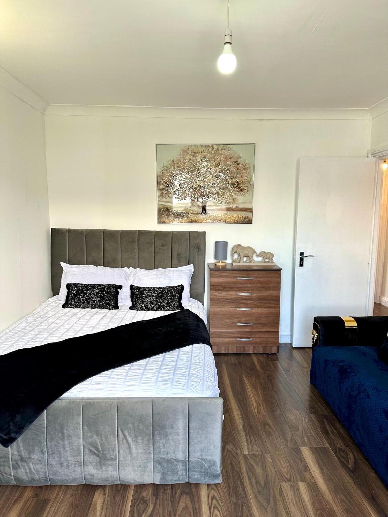 Stunning 4 Bedroom Flat In Kingscross, St Pancras! * London