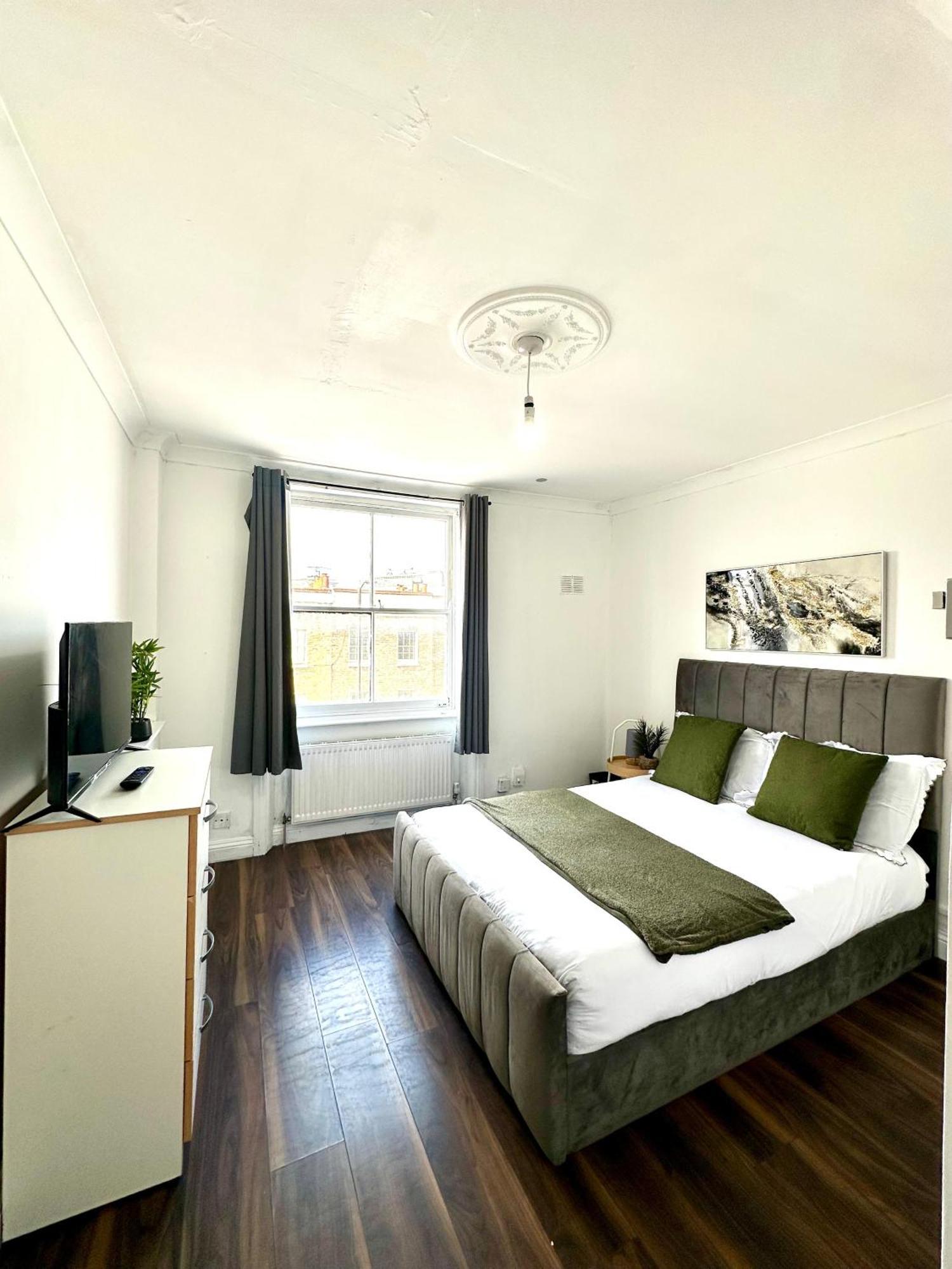 Stunning 4 Bedroom Flat In Kingscross, St Pancras! Leilighet London