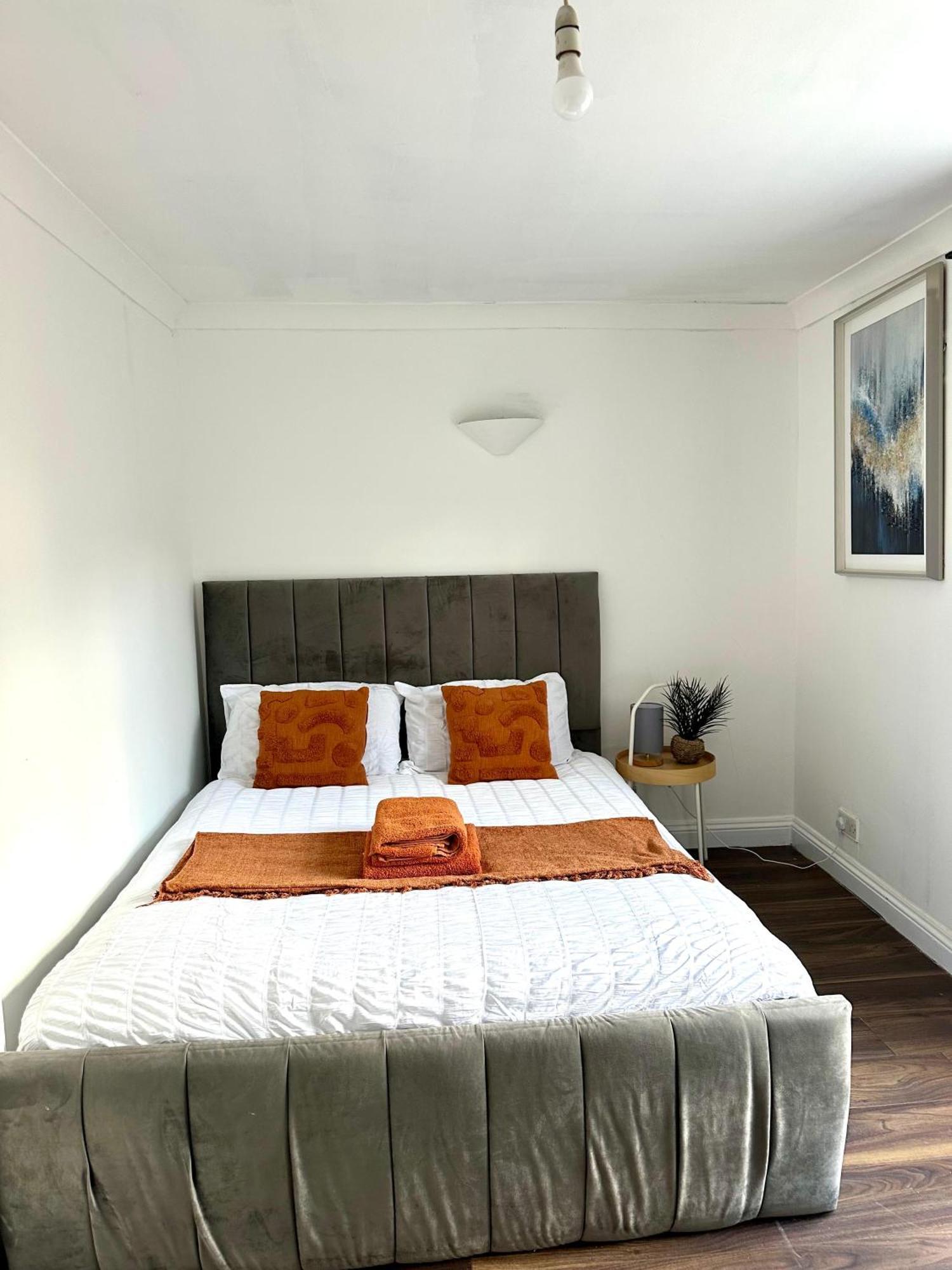 Stunning 4 Bedroom Flat In Kingscross, St Pancras! Leilighet London