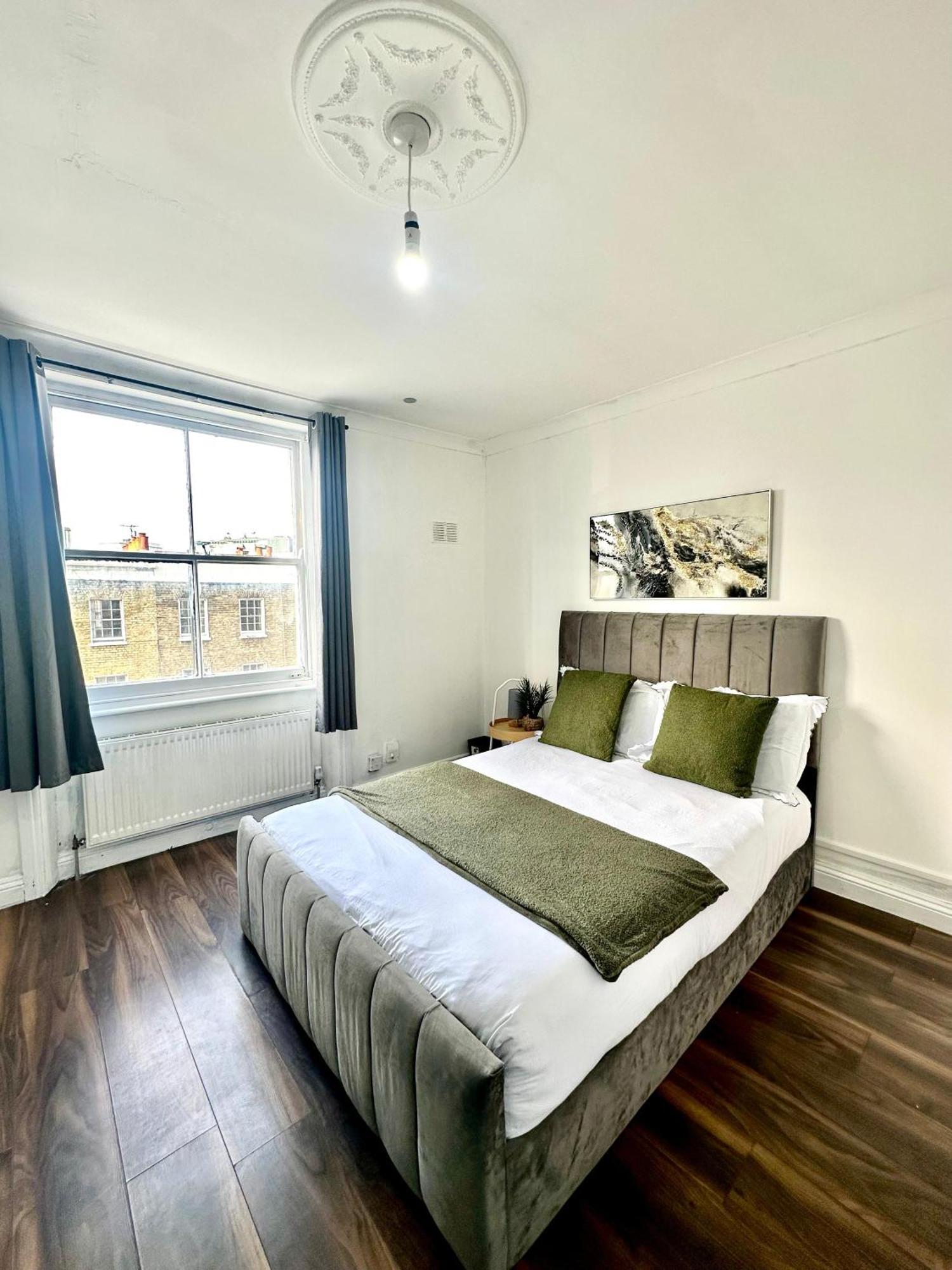 Stunning 4 Bedroom Flat In Kingscross, St Pancras! Leilighet London