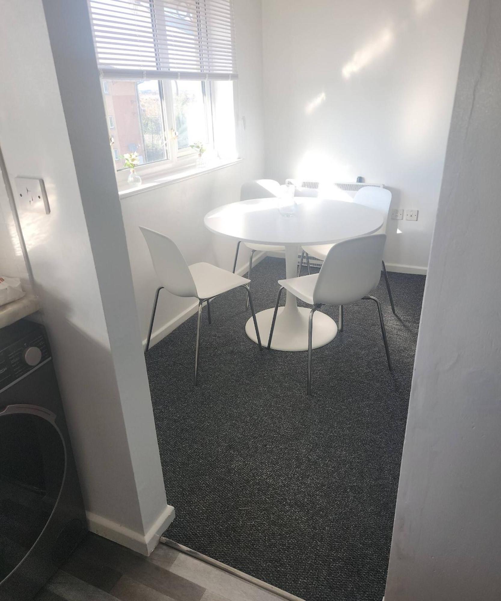 Lejlighed Serene Retreat - 2 Bedroom Flat For Rent *