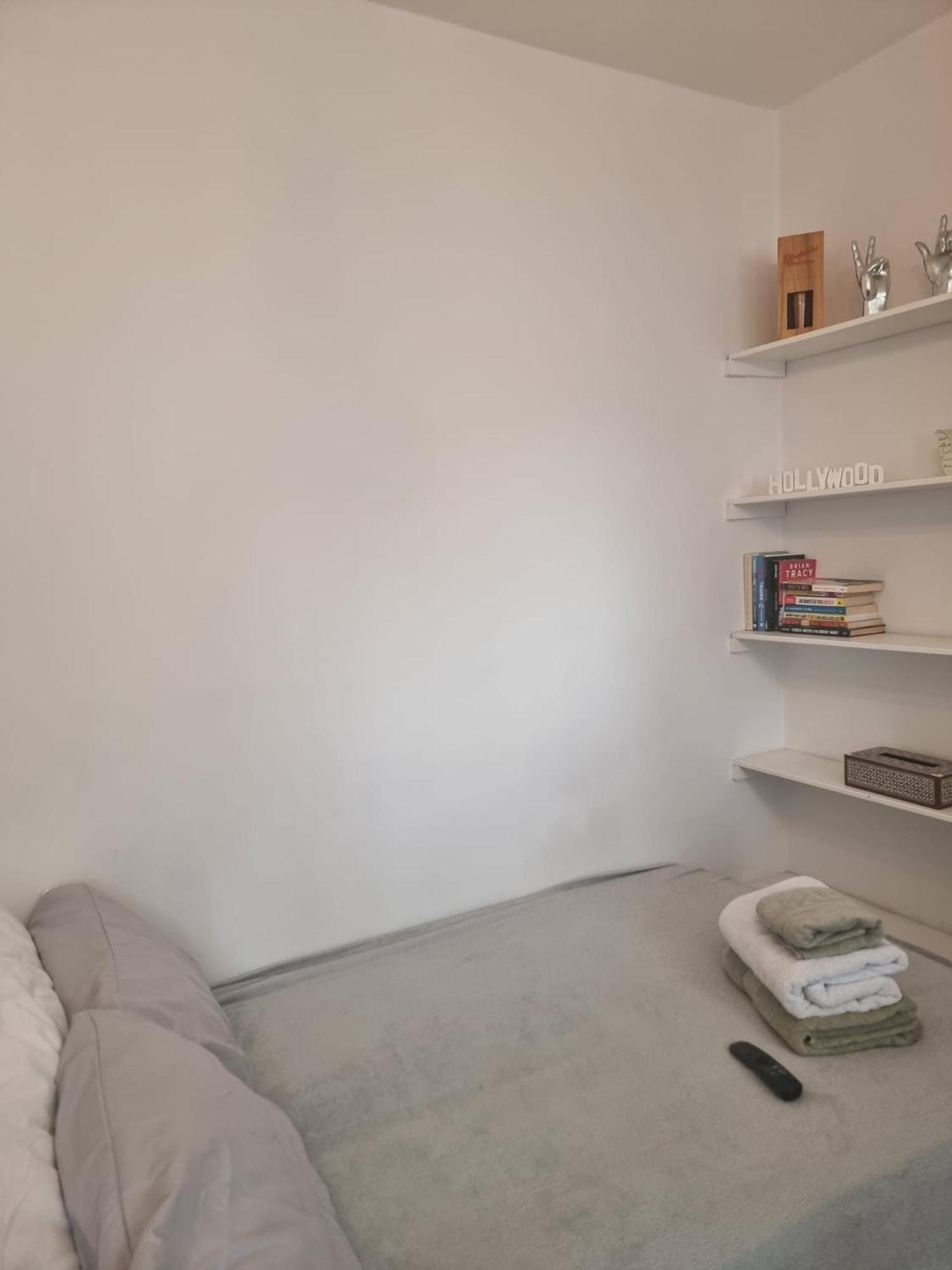 Cozy 1-bedroom Retreat In The Heart Of - Clapham Junction London