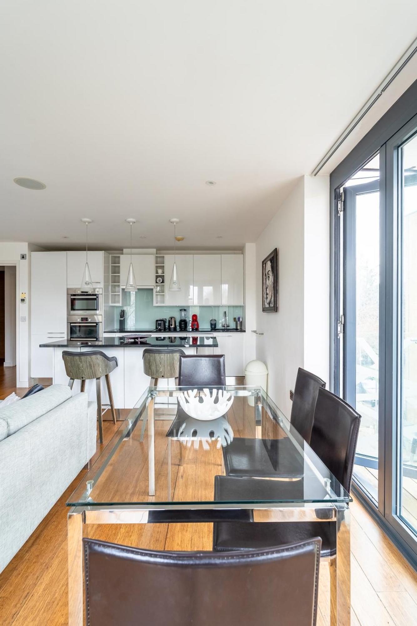 Luxury Hotel-style In Notting Hill Apartment London