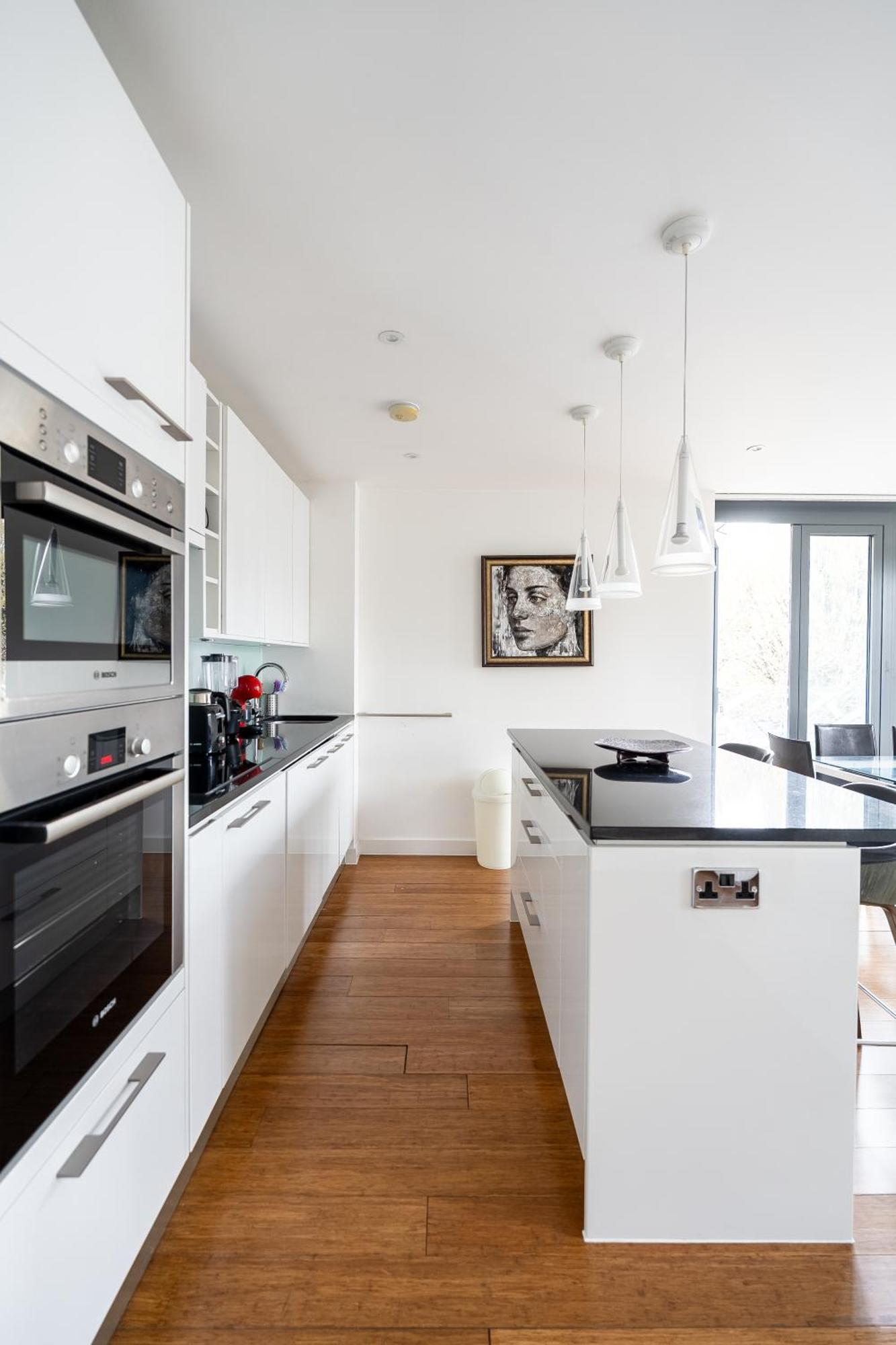 Luxury Hotel-style In Notting Hill Apartment *