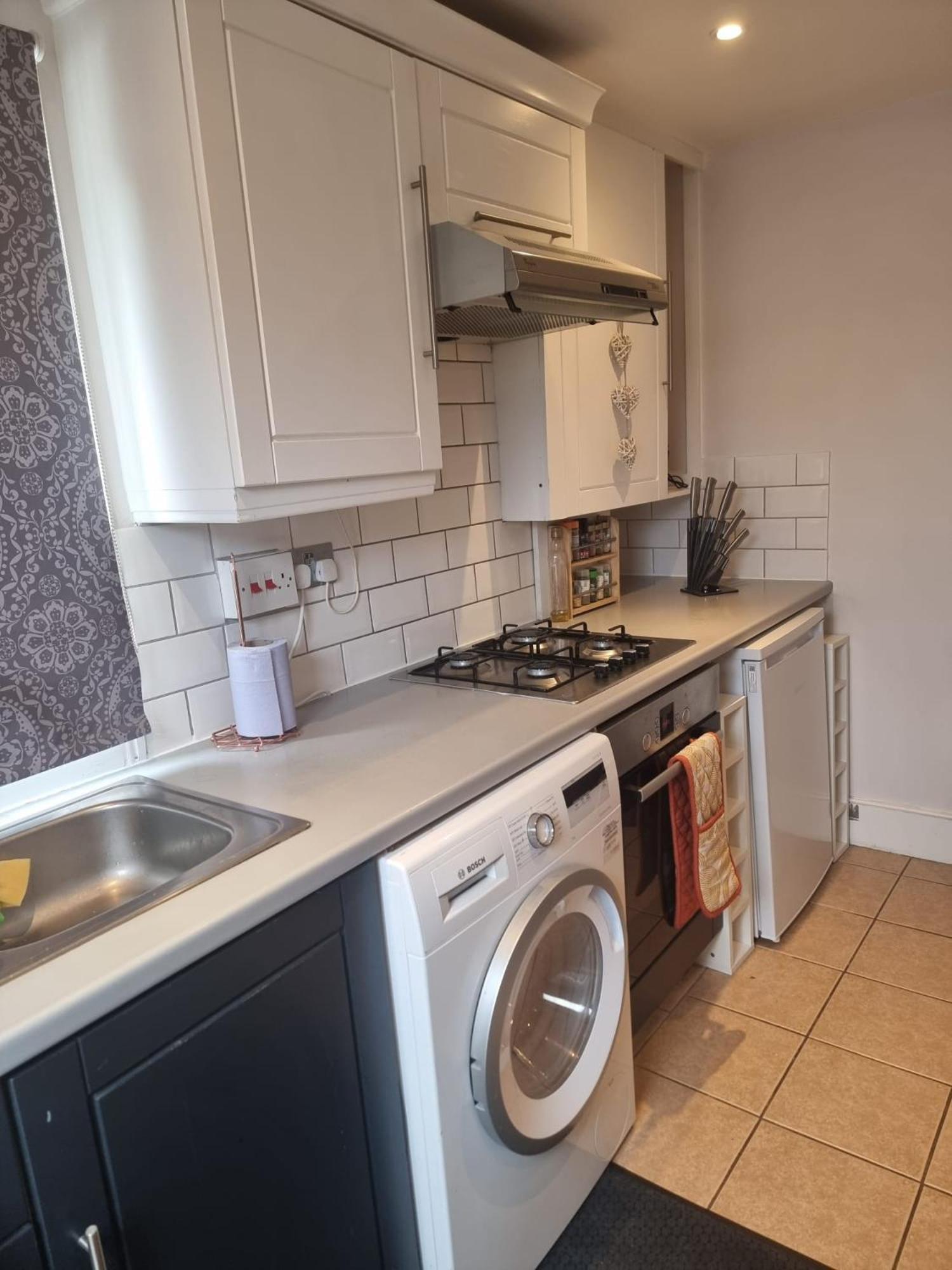 Cozy 1-bedroom Retreat In The Heart Of - Clapham Junction Apartment *