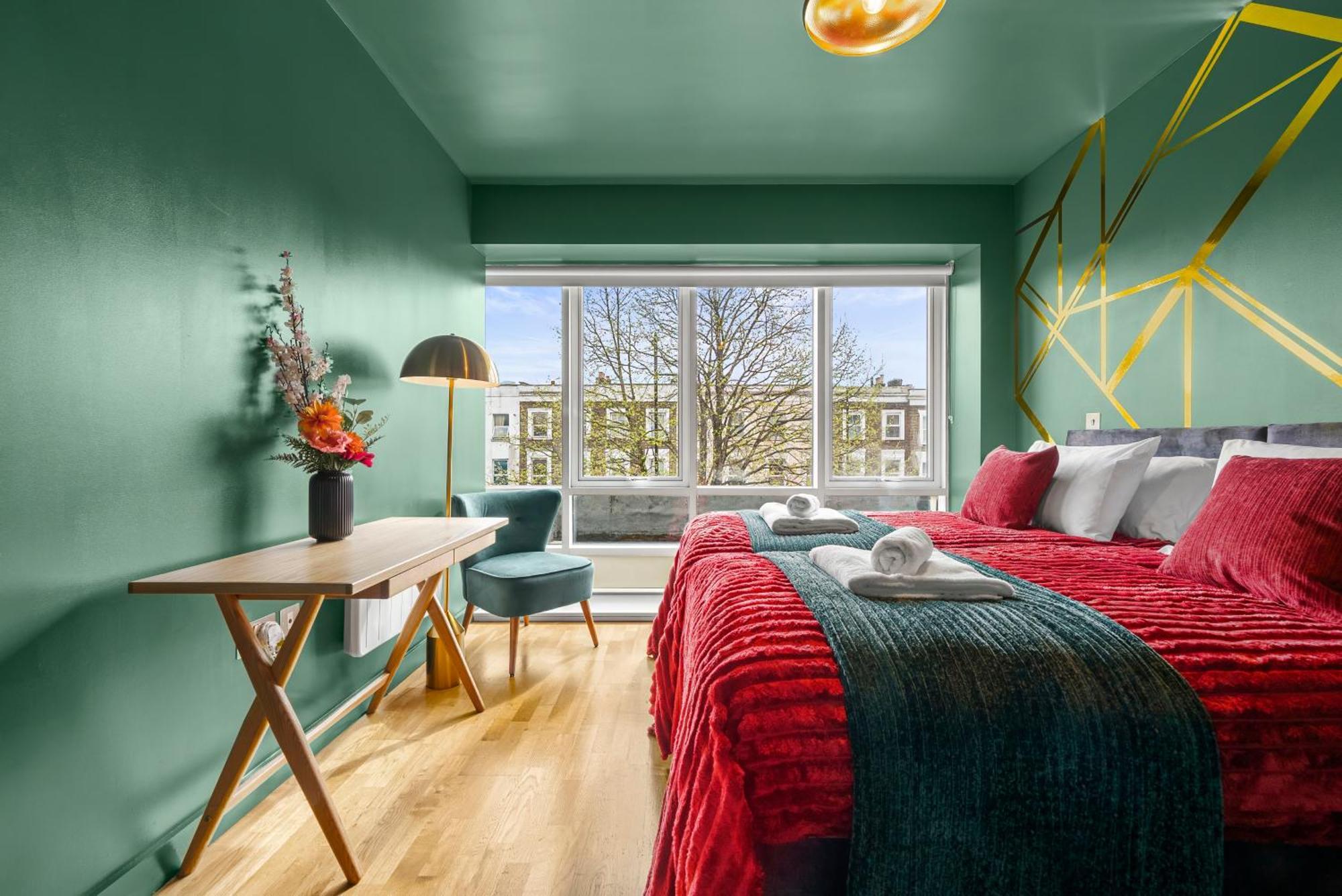 Dapper In Bustling Holloway, Islington By Gold Apartment London