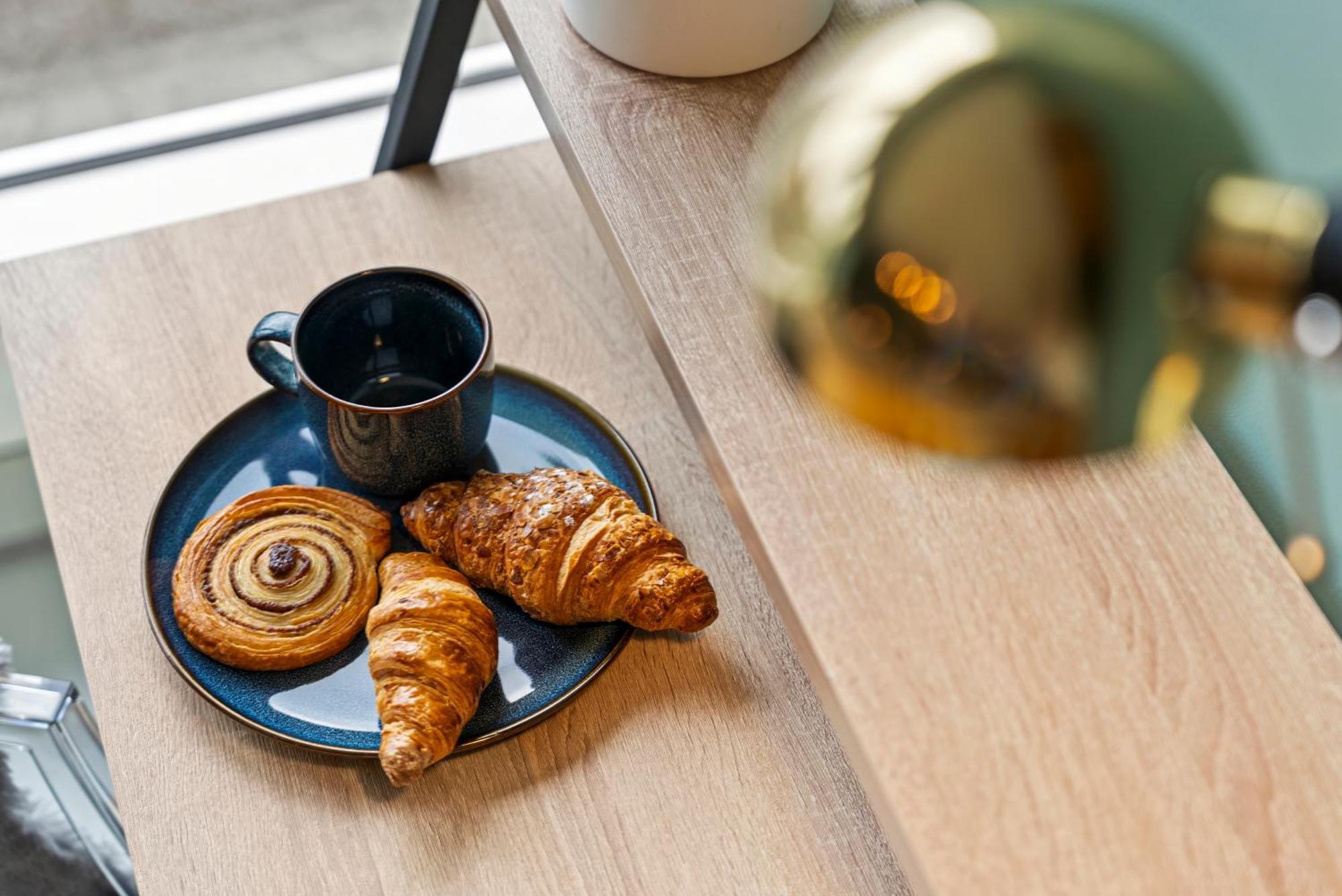 Dapper In Bustling Holloway, Islington By Gold Apartment London