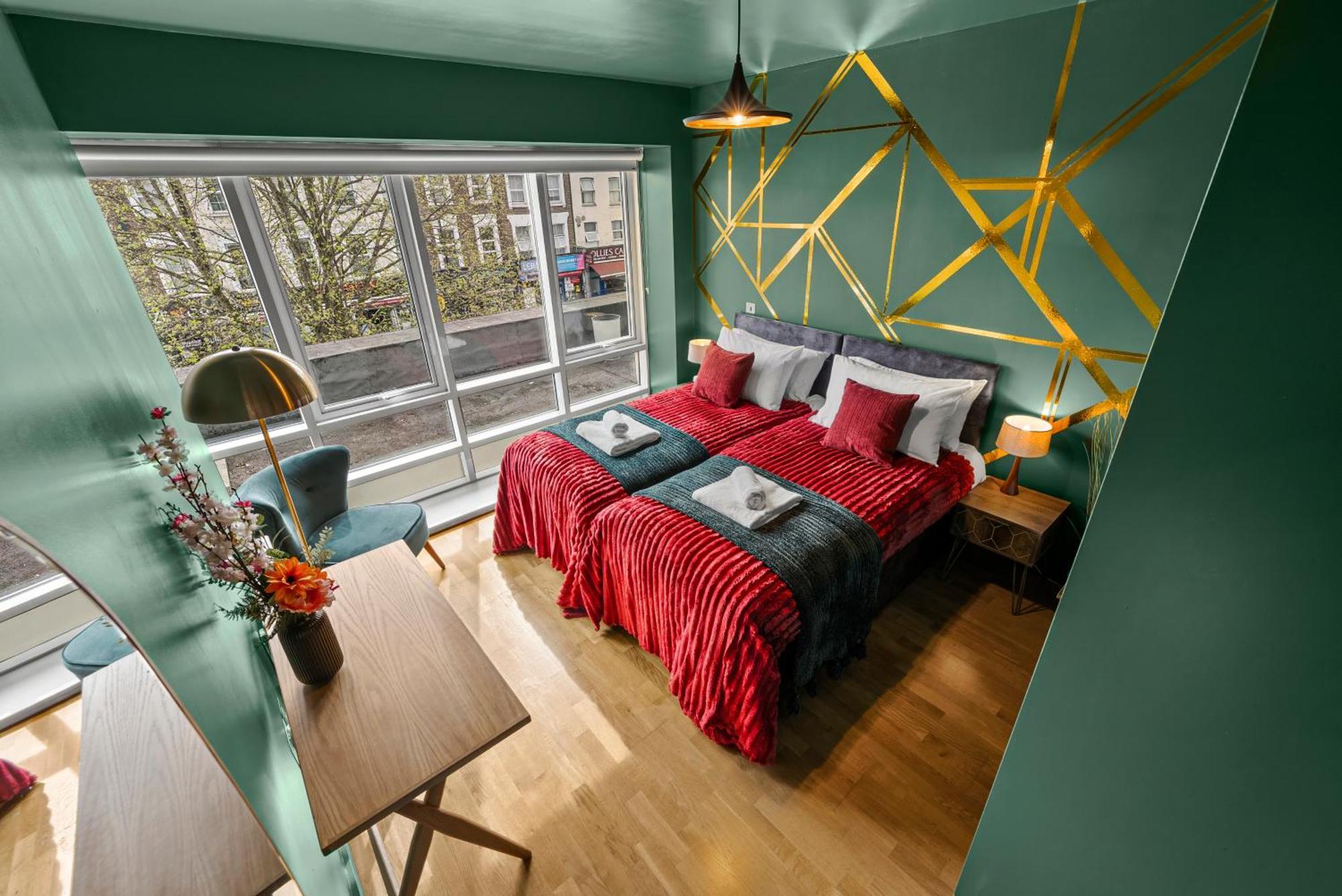 Apartment Dapper In Bustling Holloway, Islington By Gold London