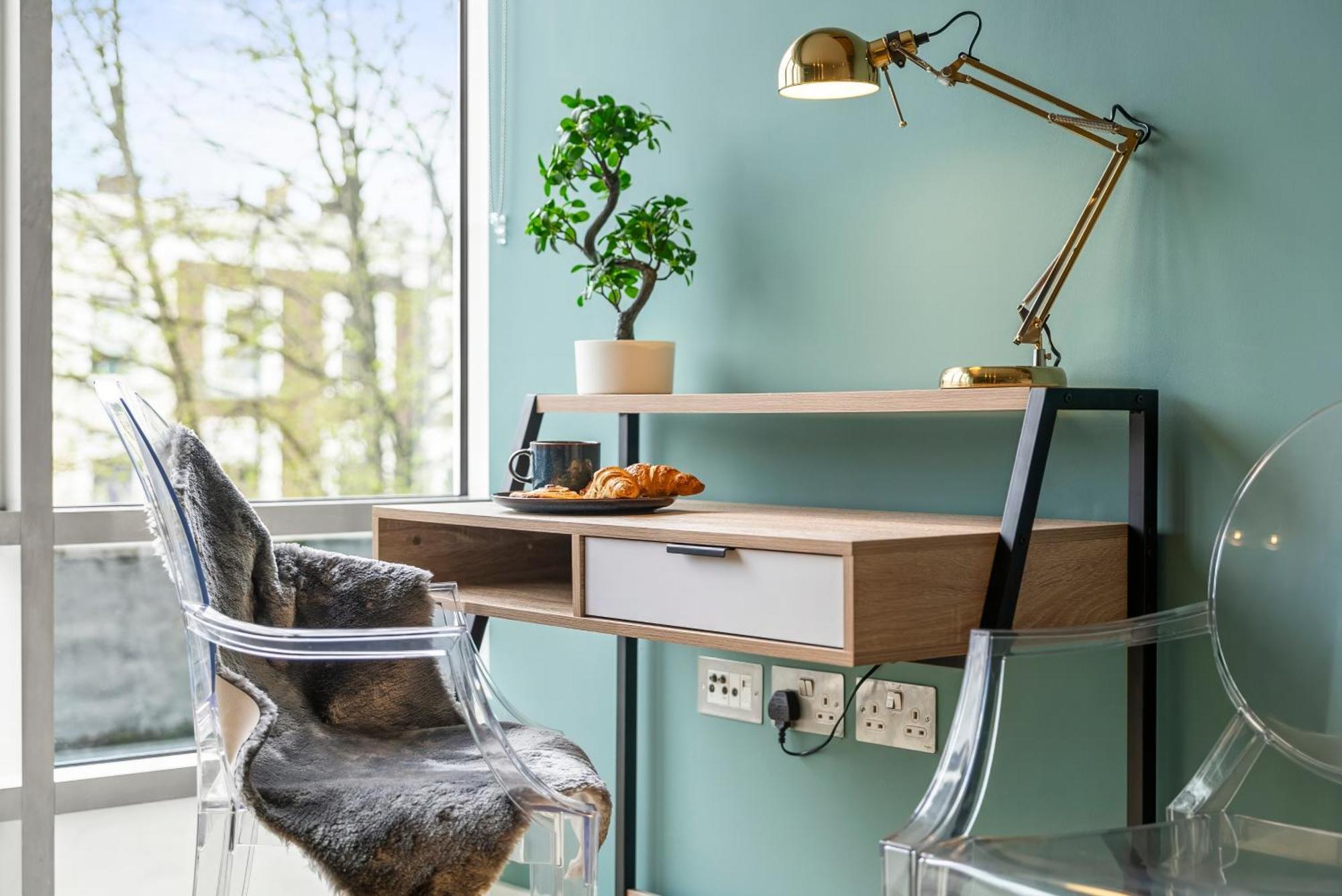Dapper In Bustling Holloway, Islington By Gold Apartment London