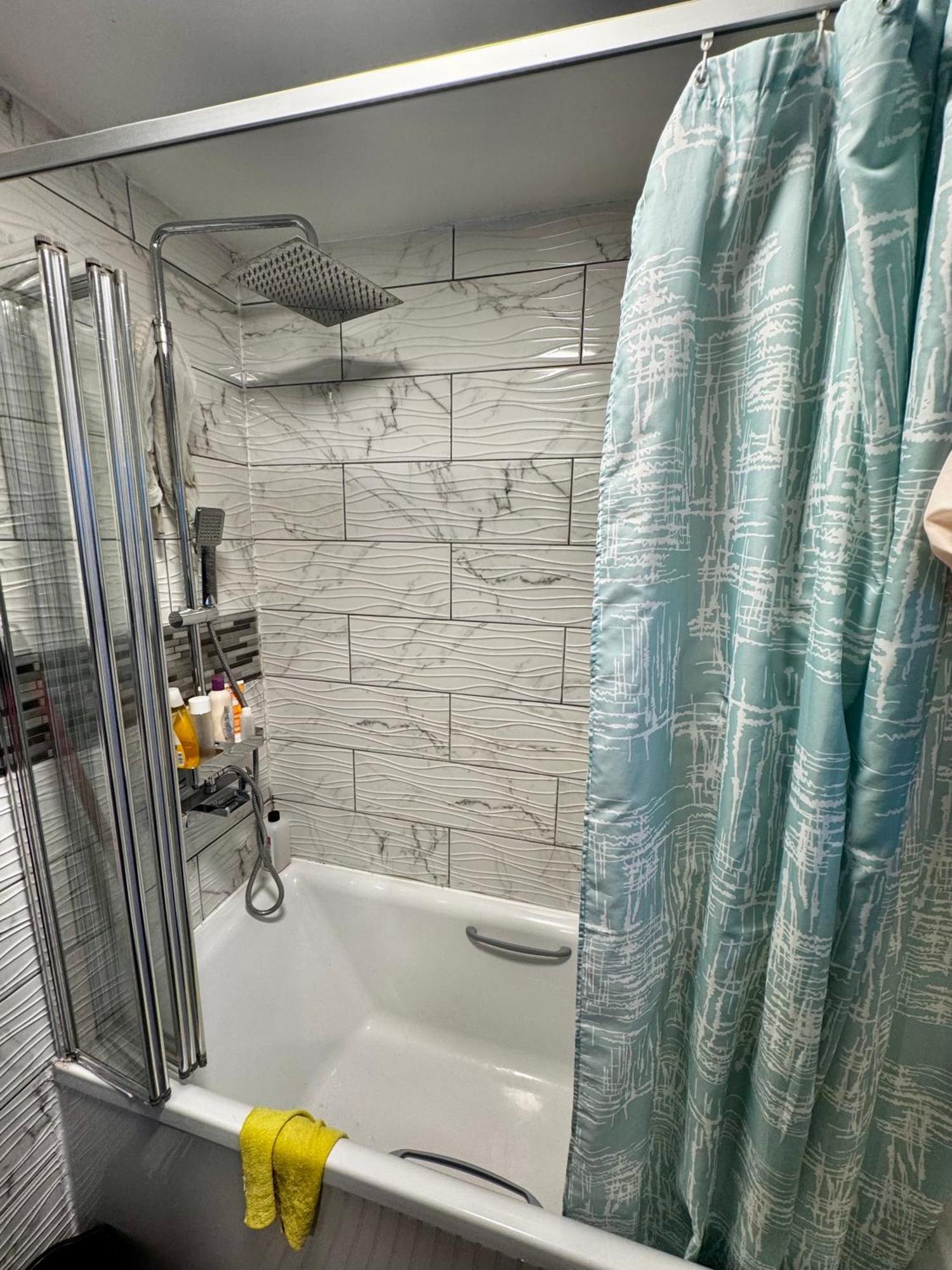 Small-budget Double Bedroom - Shared Bathroom Accommodatie bij particulieren *