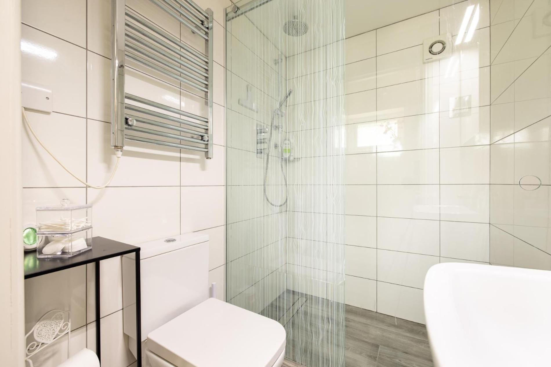 Robin'S Nest, 1 Bedroom Near Wimbledon Apartment London