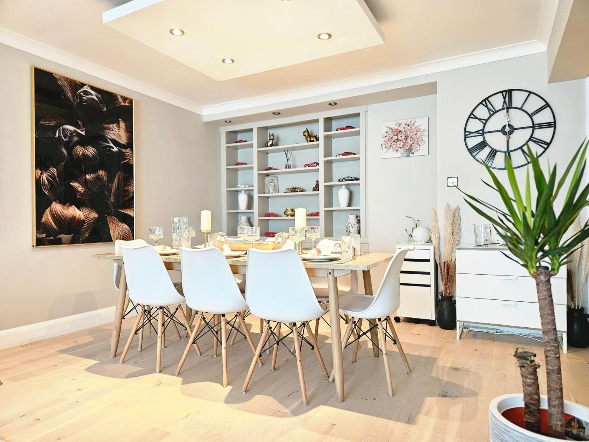 Apartment Luxury 2 Bedroom *