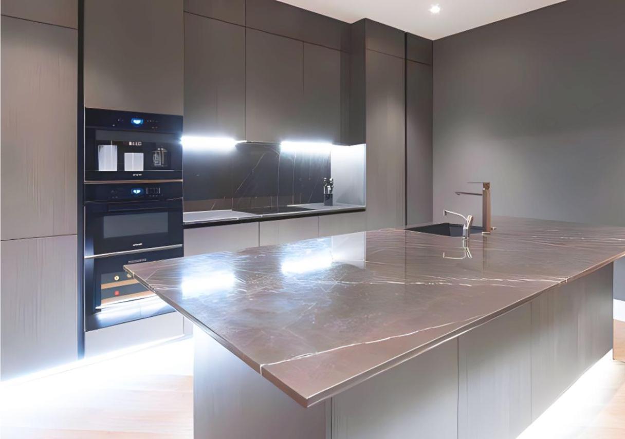 Soho Living - Stylish Duplex 2-bedroom In Vibrant Soho Lejlighed *
